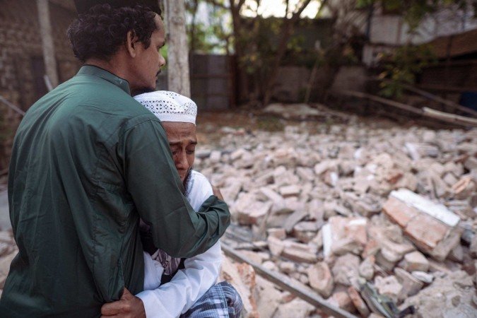 Muçulmanos de Mandalay de luto no fim do Ramadã