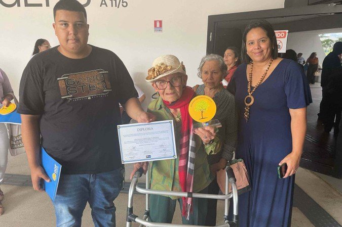 A pernambucana Antônia Lopes, de 91 anos, foi uma das presentes para receber as homenagens por seu trabalho - (crédito: Henrique Sucena/CB) A pernambucana Antônia Lopes, de 91 anos, foi uma das presentes para receber as homenagens por seu trabalho - (crédito: Henrique Sucena/CB)