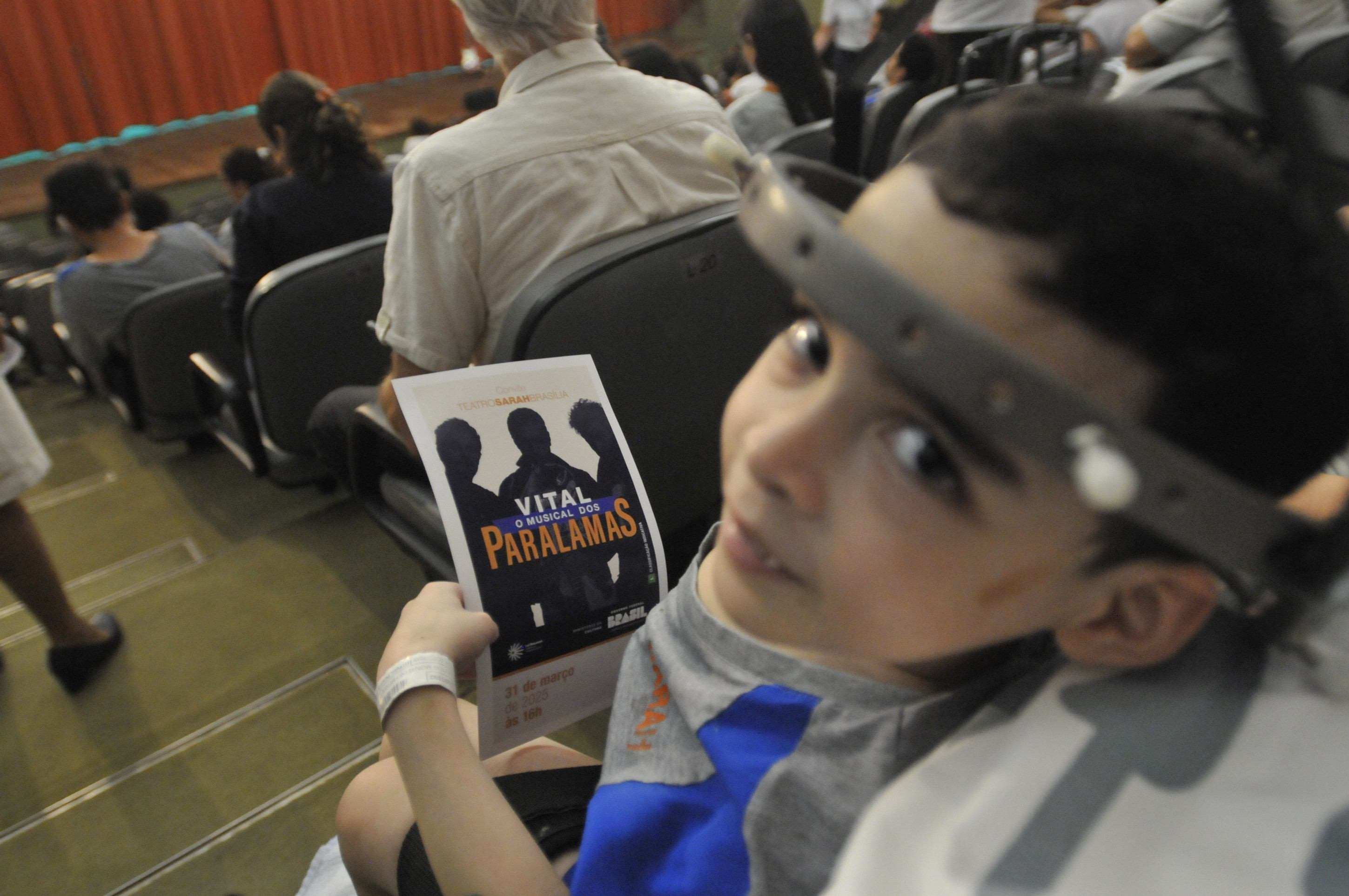 Entre risos e lágrimas, o público foi arrebatado pela magia do teatro