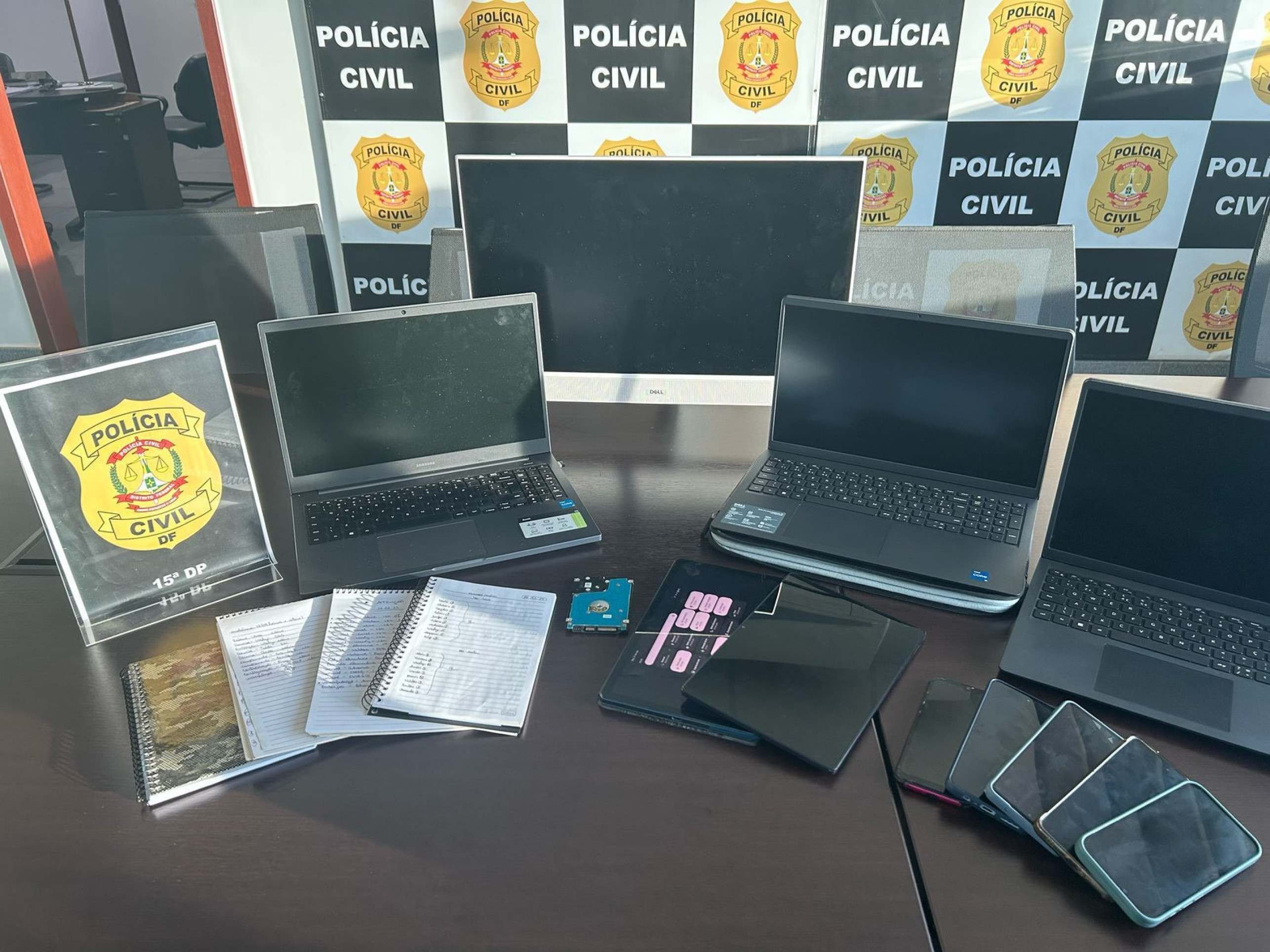 Estagiários de direito são presos por estelionato e lavagem de dinheiro