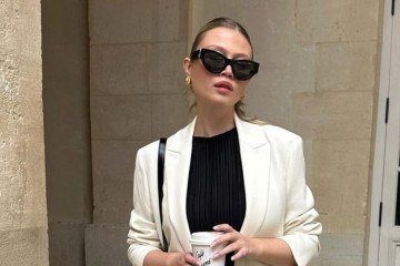 O tênis quebra a formalidade do look