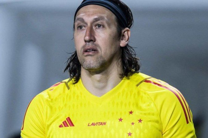 CÁSSIO - Grande intervenção evitando que Estigarribia fizesse um gol. No mais, as bolas não foram no seu gol e o tento que levou não tinha o que fazer. NOTA 6,5. Foto: Gustavo Aleixo/Cruzeiro