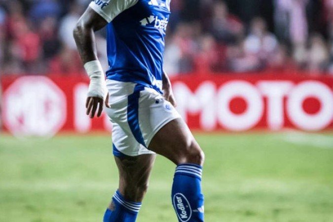 GABIGOL - Uma ou outra jogada, mas com pouca continuidade ofensiva. Reclamação com a arbitragem quando não era necessário e fez uma falta no primeiro tempo em que ficou no lucro por não levar cartão. No segundo tempo, aos 20 minutos, saiu para a entrada de Kaio Jorge. NOTA 4,0. Foto: Gustavo Aleixo/Cruzeiro