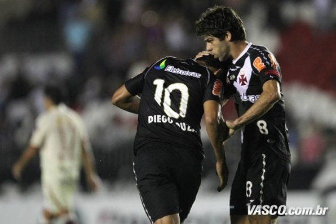 Na Sul-Americana 2011, Vasco de Dedé conseguiu milagre frente Universitario - (crédito: Foto: Marcelo Sadio/vasco.com.br) Na Sul-Americana 2011, Vasco de Dedé conseguiu milagre frente Universitario - (crédito: Foto: Marcelo Sadio/vasco.com.br)