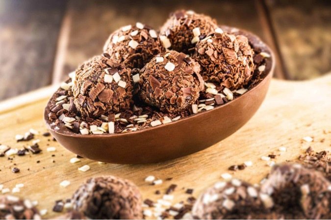 Ovo de Páscoa de colher de brigadeiro (Imagem: RHJPhtotos | Shutterstock) - (crédito: EdiCase) Ovo de Páscoa de colher de brigadeiro (Imagem: RHJPhtotos | Shutterstock) - (crédito: EdiCase)