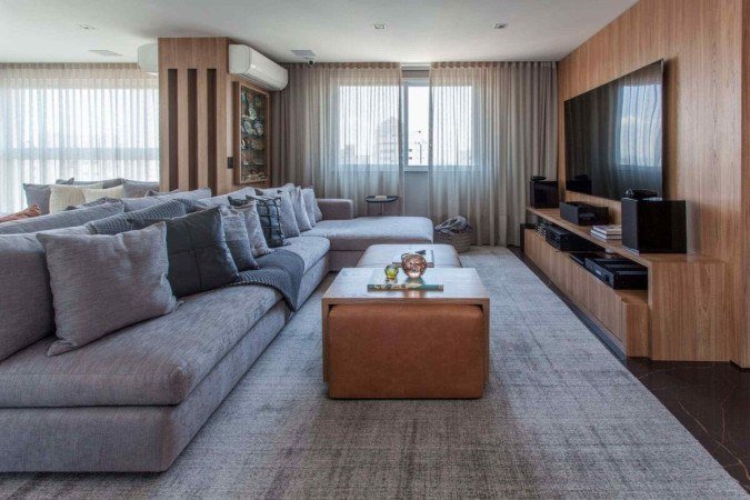 O controle automatizado de luzes e aparelhos eletrônicos proporciona uma experiência mais eficiente no dia a dia da residência
(Projeto: Dantas & Passos Arquitetura | Imagem: Eduardo Pozella) -  (crédito: EdiCase)