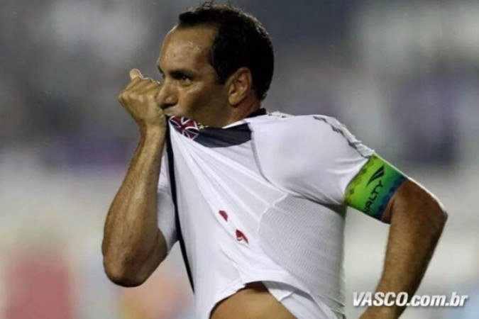Edmundo, ídolo do Vasco, completa 54 anos nesta quarta (2) - (crédito: Foto: Marcelo Sadio/Vasco) Edmundo, ídolo do Vasco, completa 54 anos nesta quarta (2) - (crédito: Foto: Marcelo Sadio/Vasco)