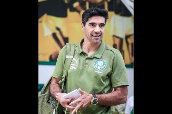 Abel Ferreira no embarque do Palmeiras para o Peru - (crédito: Werner Flister /Palmeiras) Abel Ferreira no embarque do Palmeiras para o Peru - (crédito: Werner Flister /Palmeiras)