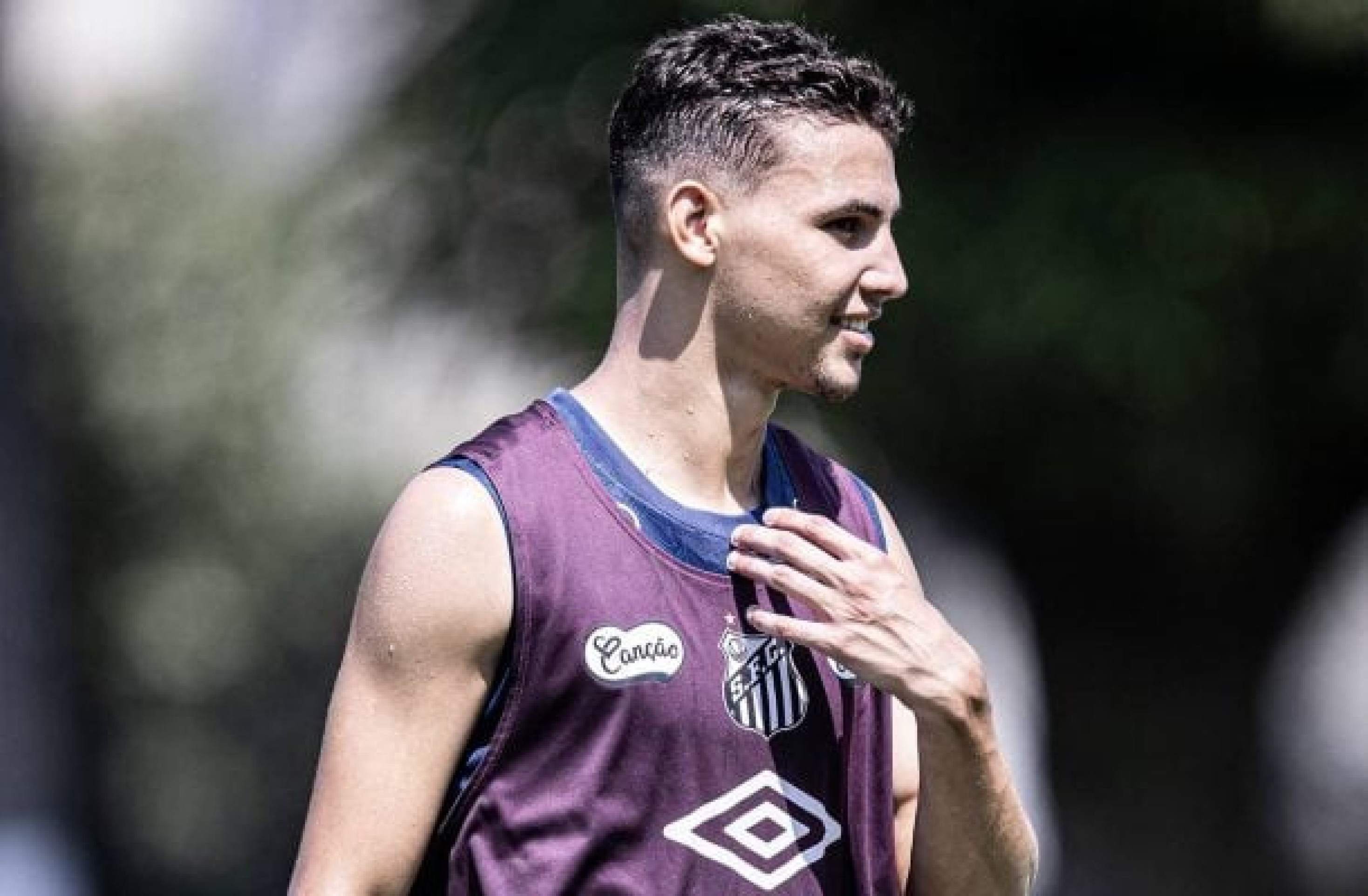 Deivid Washington volta a treinar no Santos; Neymar segue fora