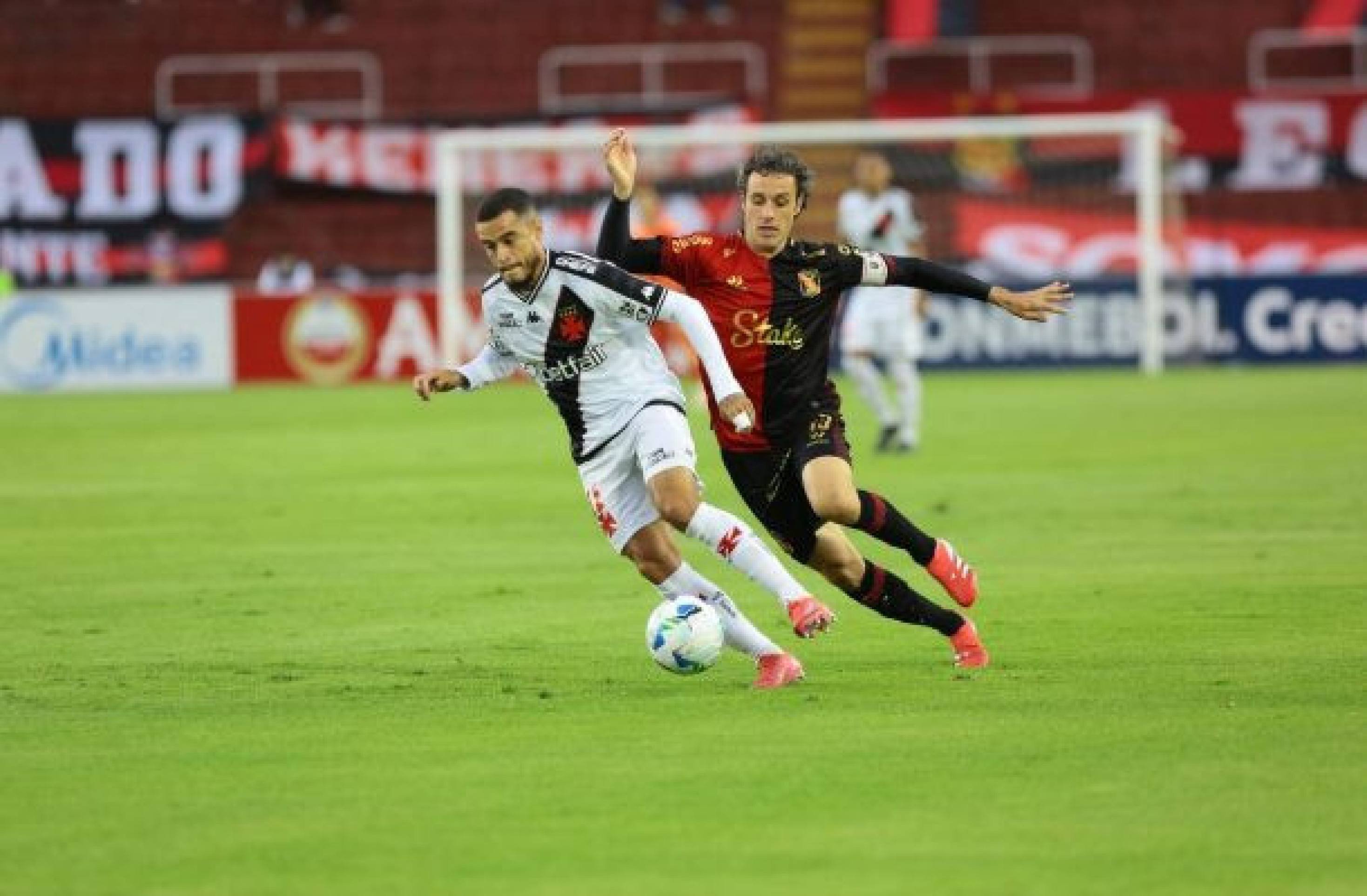 Coutinho diz que altitude atrapalhou o Vasco: ‘Sofremos’
