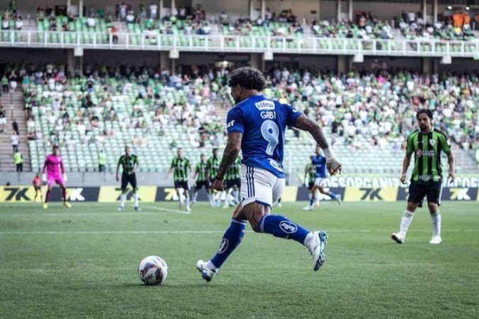 Gabigol em ação com a camisa do Cruzeiro durante o Campeonato Mineiro - (crédito: Foto: Gustavo Aleixo/Cruzeiro) Gabigol em ação com a camisa do Cruzeiro durante o Campeonato Mineiro - (crédito: Foto: Gustavo Aleixo/Cruzeiro)