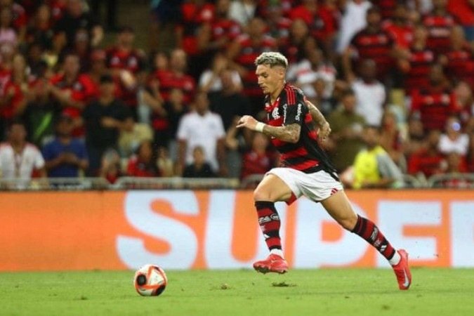 Varela, que deve ser titular diante do Deportivo Táchira, em ação com a camisa do Flamengo - (crédito: Fotos: Gilvan de Souza/Flamengo) Varela, que deve ser titular diante do Deportivo Táchira, em ação com a camisa do Flamengo - (crédito: Fotos: Gilvan de Souza/Flamengo)