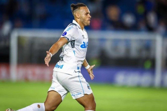 Braithwaite salva o Grêmio e volta ser preocupação - (crédito: Foto: Lucas Uebel / Grêmio FBPA) Braithwaite salva o Grêmio e volta ser preocupação - (crédito: Foto: Lucas Uebel / Grêmio FBPA)