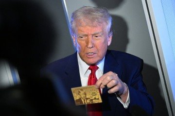 O comércio de serviços, que não está diretamente sujeito ao tarifaço dos EUA — maior importador global — também será afetado devido ao aumento da incerteza global -  (crédito: MANDEL NGAN / AFP)