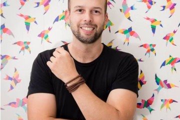 Arquiteto Jefferson Dias Aguiar, de 43 anos, atropelou o suspeito de assalto e morreu após ser baleado por ele. Caso aconteceu nesta terça-feira, 1º, no Butantã, zona oeste de São Paulo - (crédito: Reprodução / Redes Sociais ) Arquiteto Jefferson Dias Aguiar, de 43 anos, atropelou o suspeito de assalto e morreu após ser baleado por ele. Caso aconteceu nesta terça-feira, 1º, no Butantã, zona oeste de São Paulo - (crédito: Reprodução / Redes Sociais )
