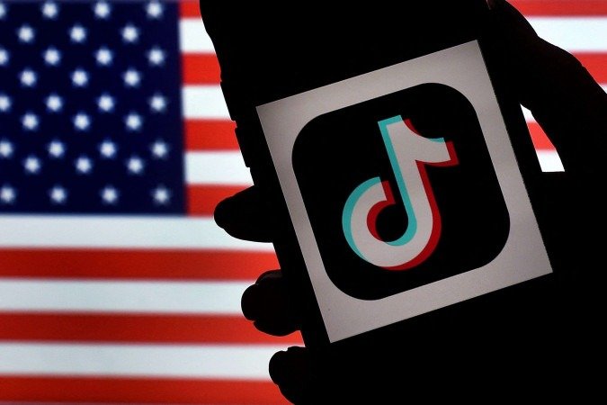 Trump prorroga prazo para venda do TikTok nos EUA