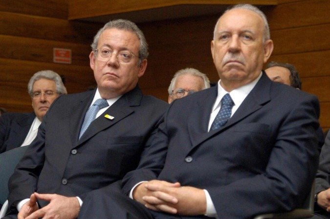 Mauricio Dinepi, à época presidente do Jornal do Commercio, e o ex-vice-presidente da Republica Jose Alencar durante o Premio Abamec – 30/08/2006