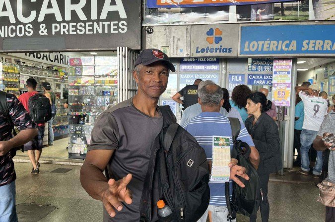 Edivan Pereira, 54 anos sonha em voltar para terra natal caso ganhe o prêmio - (crédito: Caio Ramos) Edivan Pereira, 54 anos sonha em voltar para terra natal caso ganhe o prêmio - (crédito: Caio Ramos)