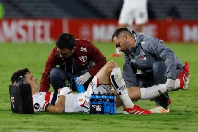 Oscar teve lesão muscular diagnosticada após exames médicos  -  (crédito: Rubens Chiri/Saopaulofc.net)