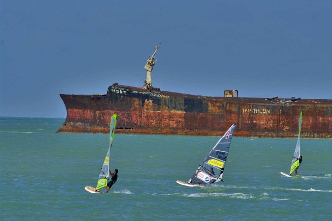 Prática de windsurf em Fortaleza (CE) - (crédito: Otávio Nogueira/Divulgação ) Prática de windsurf em Fortaleza (CE) - (crédito: Otávio Nogueira/Divulgação )