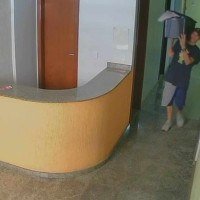 Autor foi visto saindo de prédio com caixa nas mãos -  (crédito: Material cedido ao Correio)