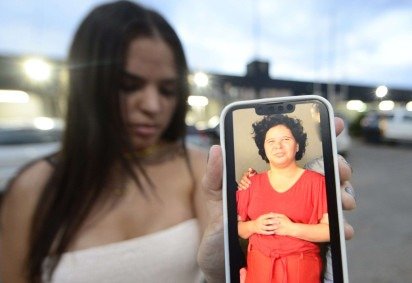 Taísa não se conforma com a morte brutal da irmã: 