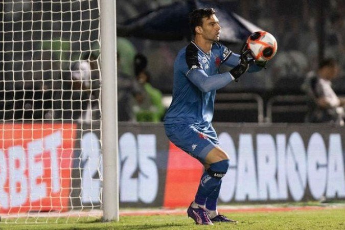 LEO JARDIM - Nenhuma grande defesa e sem culpa nos gols. NOTA 6,0. Foto: Dikran Sahagian/Vasco