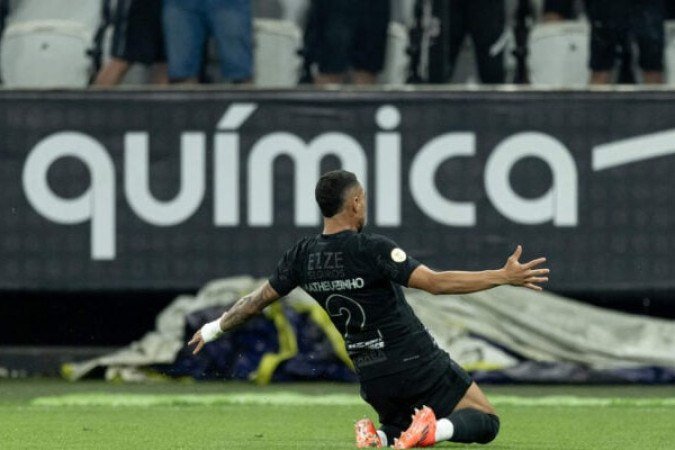 MATHEUZINHO - Foi pouco exigido na defesa, mas recebeu amarelo por falta em Loide. Teve poucas boas jogadas quando subiu ao ataque - Nota 5,5 -  Rodrigo Coca/ Agência Corinthians  