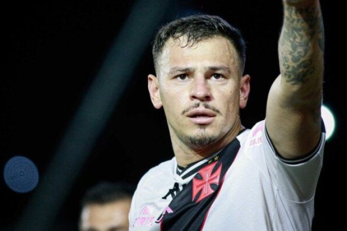  HUGO MOURA - Entrou no lugar de Jair aos 16 da etapa final. Arrumou a defesa, A falha que teve foi em um dos gols anulados. No mais, saiu-se melhor os que os que entraram desde o início.  NOTA 6,0.  Foto: Matheus Lima/Vasco.