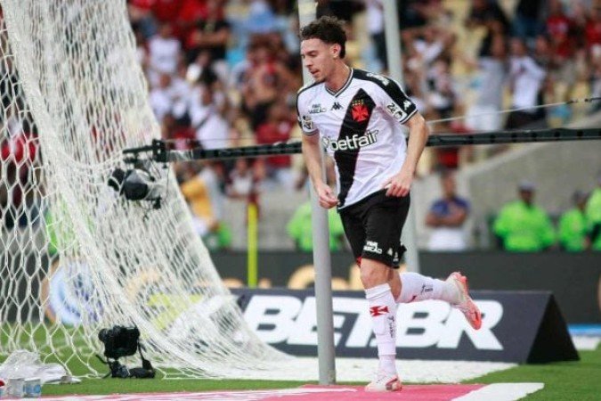 NUNO - NOTA 6,0. Entrou na vaga de Loide Augusto aos 30 do 2º tempo. Nada fez de diferenciado. NOTA 5,0. : Matheus Lima / Vasco