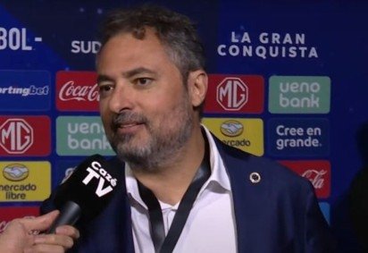 Alexandre Mattos, CEO do Cruzeiro, reclama de decisão do árbitro Marcelo de Lima Henrique ao expulsar o zagueiro Jonathan Jesus -  (crédito: Foto: Gustavo Aleixo/Cruzeiro) -Alexandre Mattos, CEO do Cruzeiro, reclama de decisão do árbitro Marcelo de Lima Henrique ao expulsar o zagueiro Jonathan Jesus -  (crédito: Foto: Gustavo Aleixo/Cruzeiro)