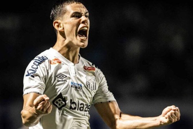 JP CHERMONT - Deixou muitos espaços na defesa. Inclusive, falhou no segundo gol do Bahia - Nota 4,0 - Raul Baretta/Santos FC