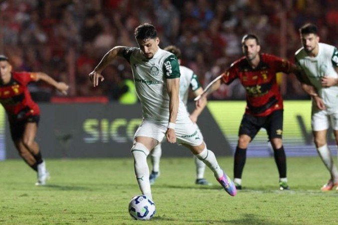 Momento do gol de pênalti marcado por Piquerez na vitória sobre o Sport - (crédito: Foto: Cesar Greco/Palmeiras) Momento do gol de pênalti marcado por Piquerez na vitória sobre o Sport - (crédito: Foto: Cesar Greco/Palmeiras)