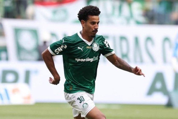 LUCAS EVANGELISTA - Auxiliou nas transições de jogadas, mas não teve uma atuação de muito destaque. Na reta final da partida, foi substituído por Vitor Roque. NOTA 5,0 - Foto: Cesar Greco/Palmeiras