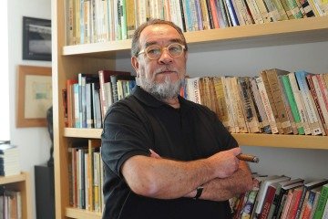 Escritor Fernando Morais fala ao Correio sobre o musical ‘Chatô e os Diários Associados — 100 anos de paixão’ -  (crédito:  Janete Longo/Divulgação)