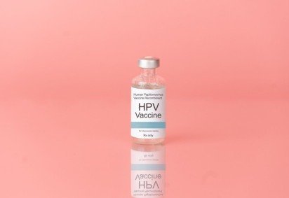 A vacina é a principal forma de prevenir doenças decorrentes do HPV (Imagem: Orawan Pattarawimonchai | Shutterstock)  -  (crédito: EdiCase)