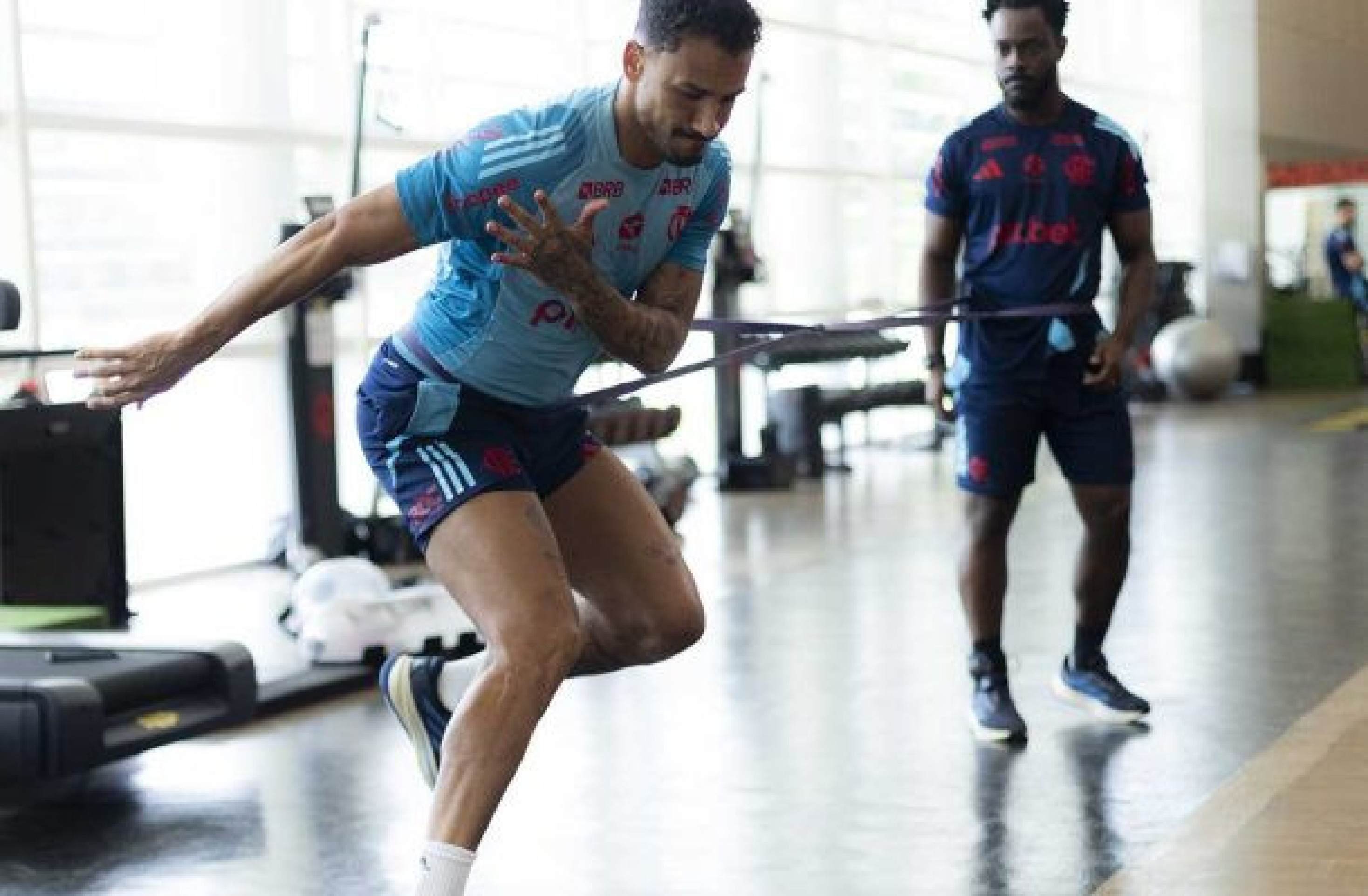 Flamengo tem previsão para retorno de Danilo aos gramados