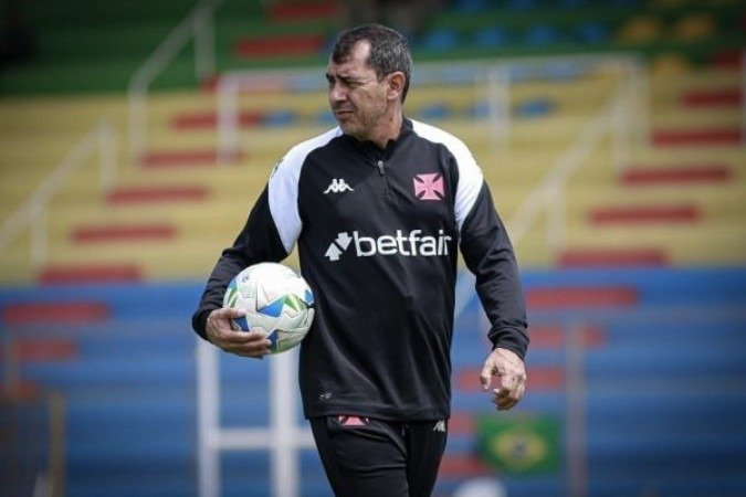 Carille tenta fazer a engrenagem do Vasco girar depois de dois tropeços consecutivos -  (crédito: Foto: Matheus Lima/Vasco)