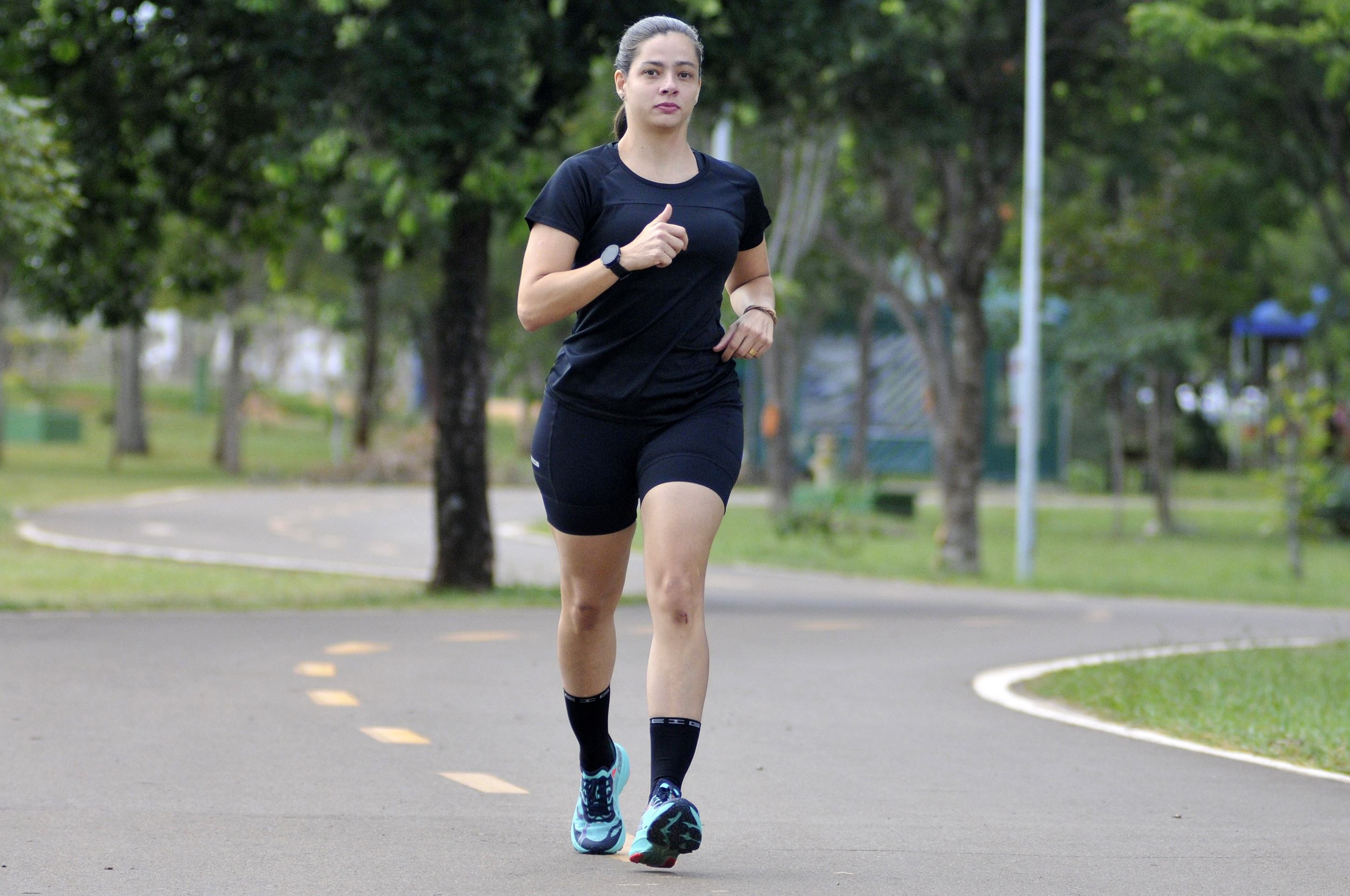 Maratona Brasília 2025: Taynara Paranhos realiza o sonho de correr 42km