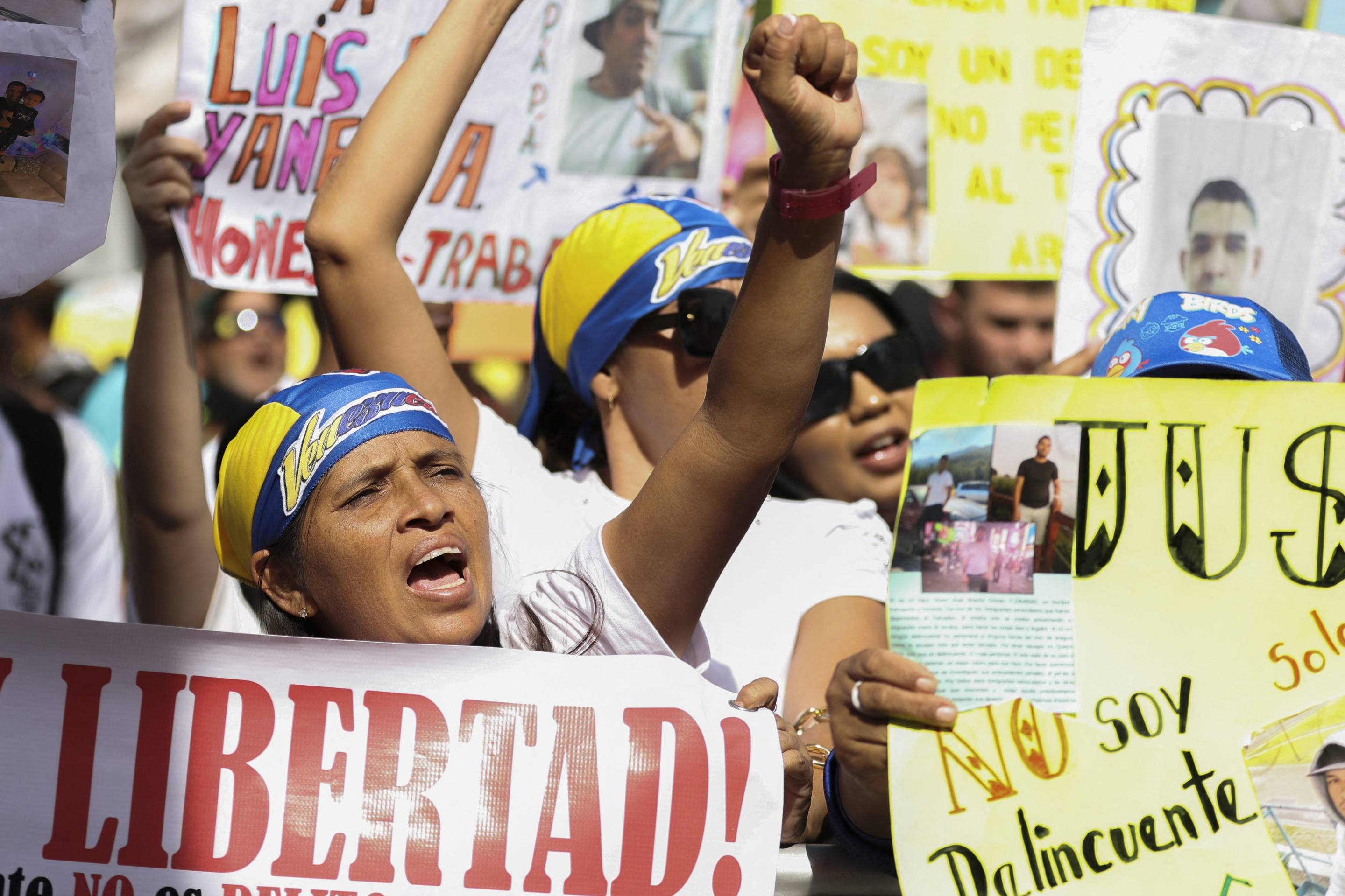 Maioria de venezuelanos enviados para prisão de El Salvador não tinha antecedente
