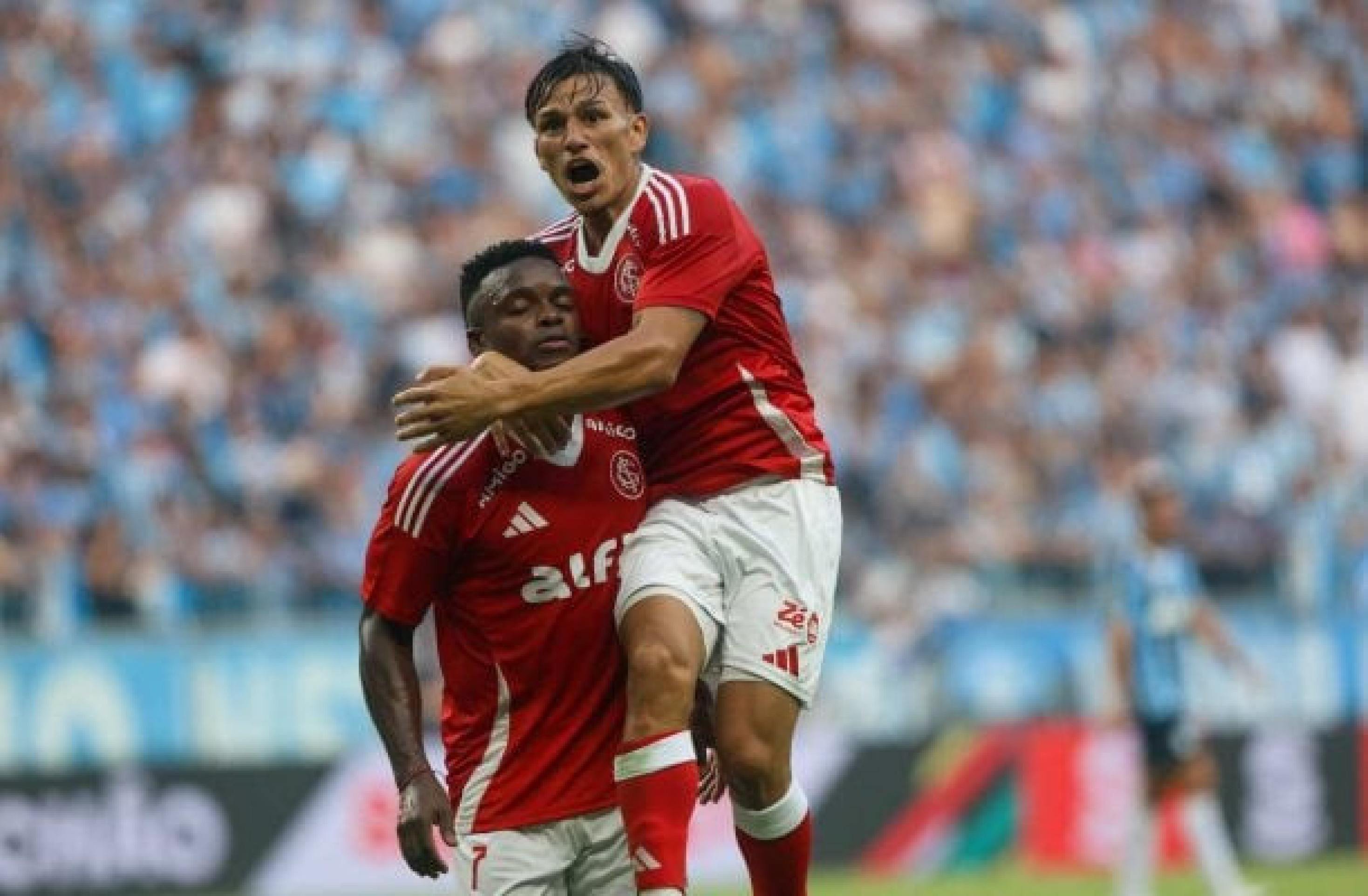 Carbonero e Vitinho disputam vaga no ataque do Inter para duelo pela Libertadores