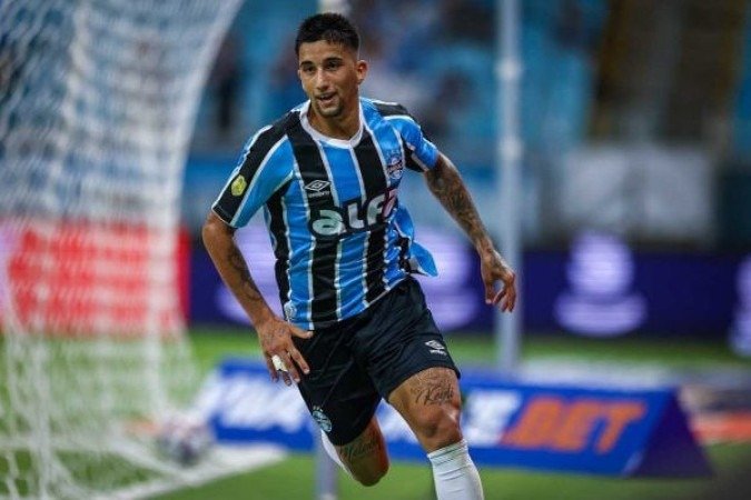 CRISTIAN OLIVEIRA - Se movimentou bem dentro de campo e fez um golaço na segunda etapa para garantir a vitória. NOTA: 7,5. Foto: LUCAS UEBEL/GREMIO FBPA