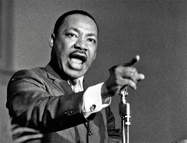 Martin Luther King marcou a história mundial como um expoente da luta por igualdade de direitos.  Nascido em 15/1/1929 ele se eternizou como ativista e pacifista com passagens e discursos que ficaram na memória coletiva.  -  (crédito: Reprodução do Site ipiracity.com)