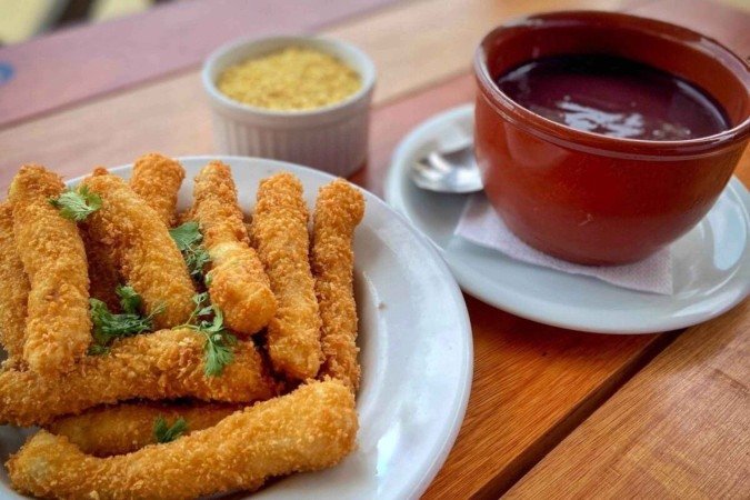 Peixe com molho de açaí (Imagem: DUARTE BARROS | Shutterstock) - (crédito: EdiCase) Peixe com molho de açaí (Imagem: DUARTE BARROS | Shutterstock) - (crédito: EdiCase)