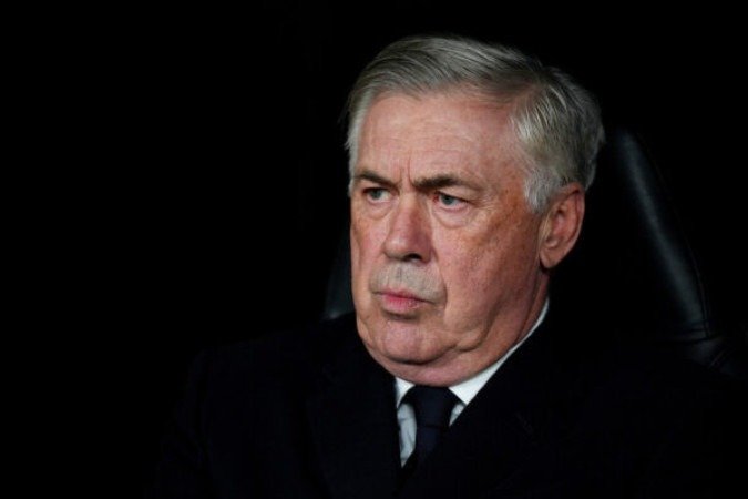  MADRID, SPAIN - JANUARY 22: Carlo Ancelotti, Head Coach of Real Madrid, looks on prior to the UEFA Champions League 2024/25 League Phase MD7 match between Real Madrid C.F. and FC Salzburg at Estadio Santiago Bernabeu on January 22, 2025 in Madrid, Spain. (Photo by Angel Martinez/Getty Images)
      Caption  -  (crédito:  Getty Images)