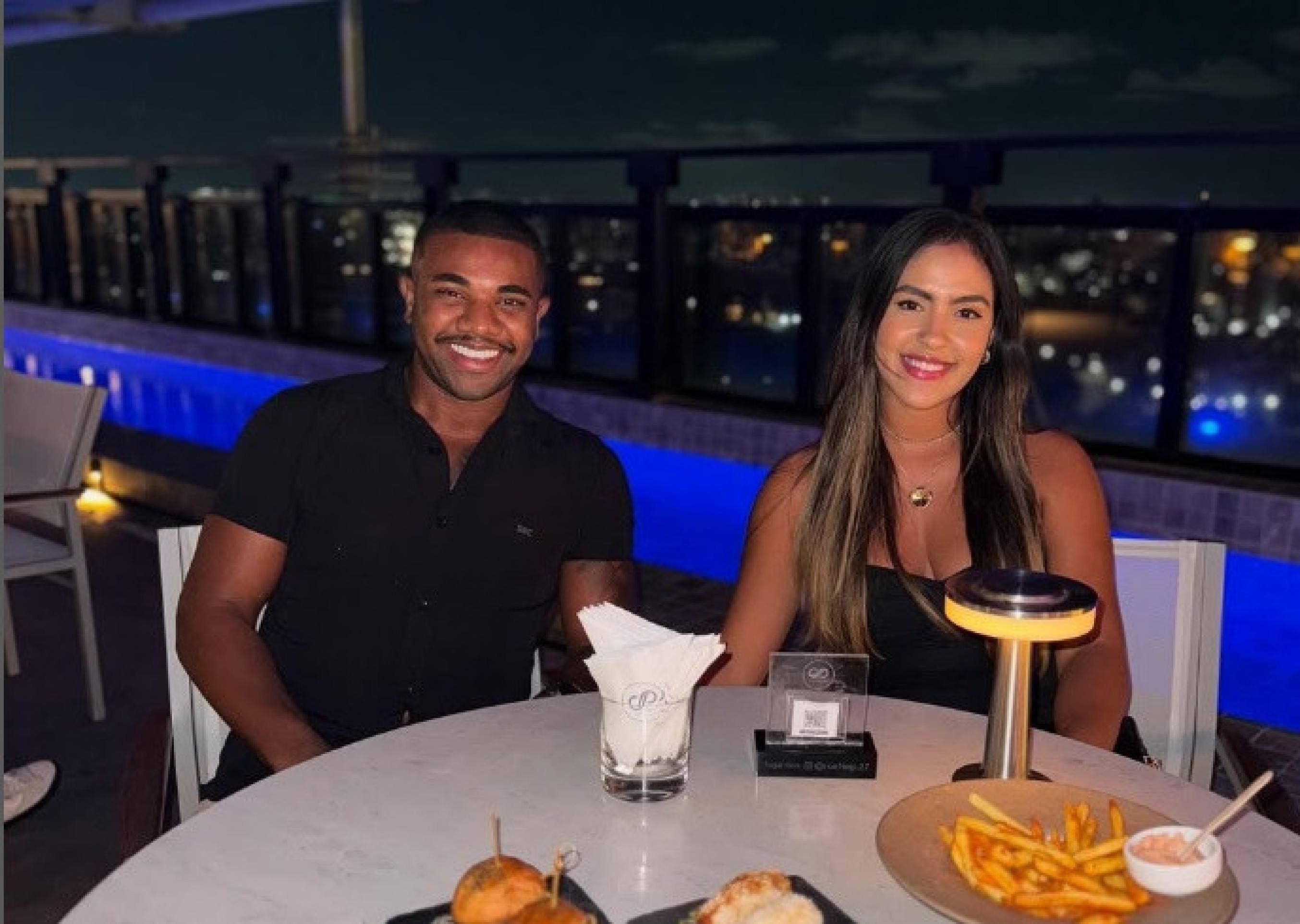 Ex-'BBB' Davi Brito anuncia que será pai: 'Papai calabreso'