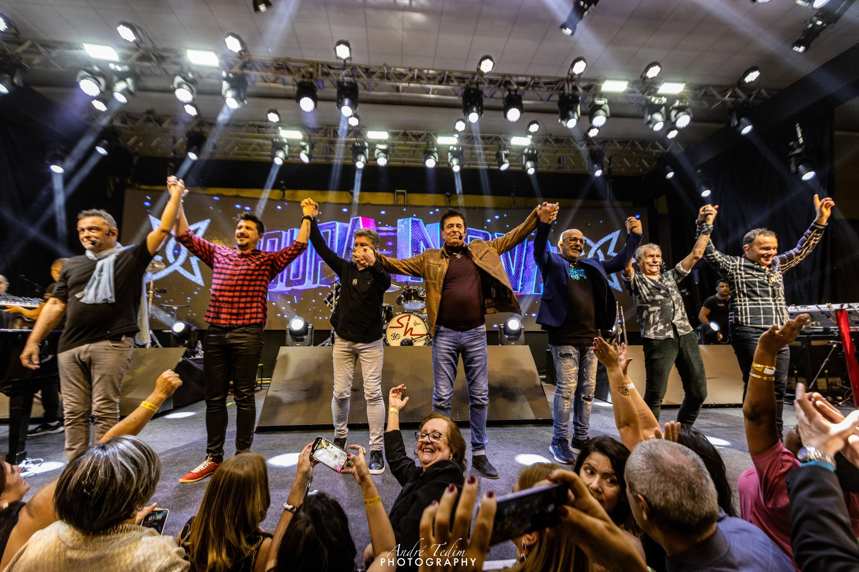 A roupa é nova leva repertório de hits ao Centro de Convenções