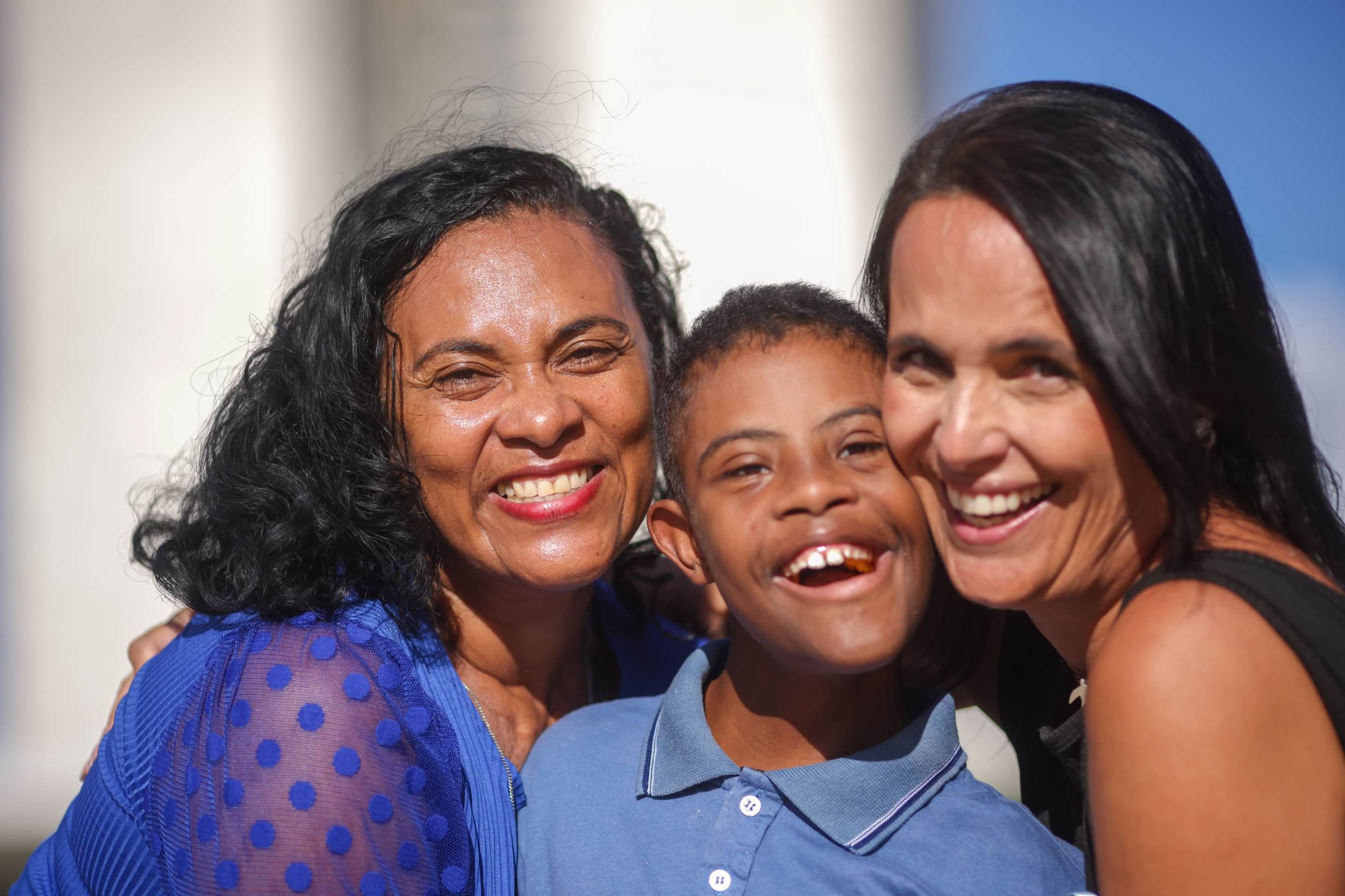 Além de lutarem pelas mesmas causas, Janaina e Nazaré têm em comum o carinho por Brasília. No centro, Samuel José, filho de Nazaré