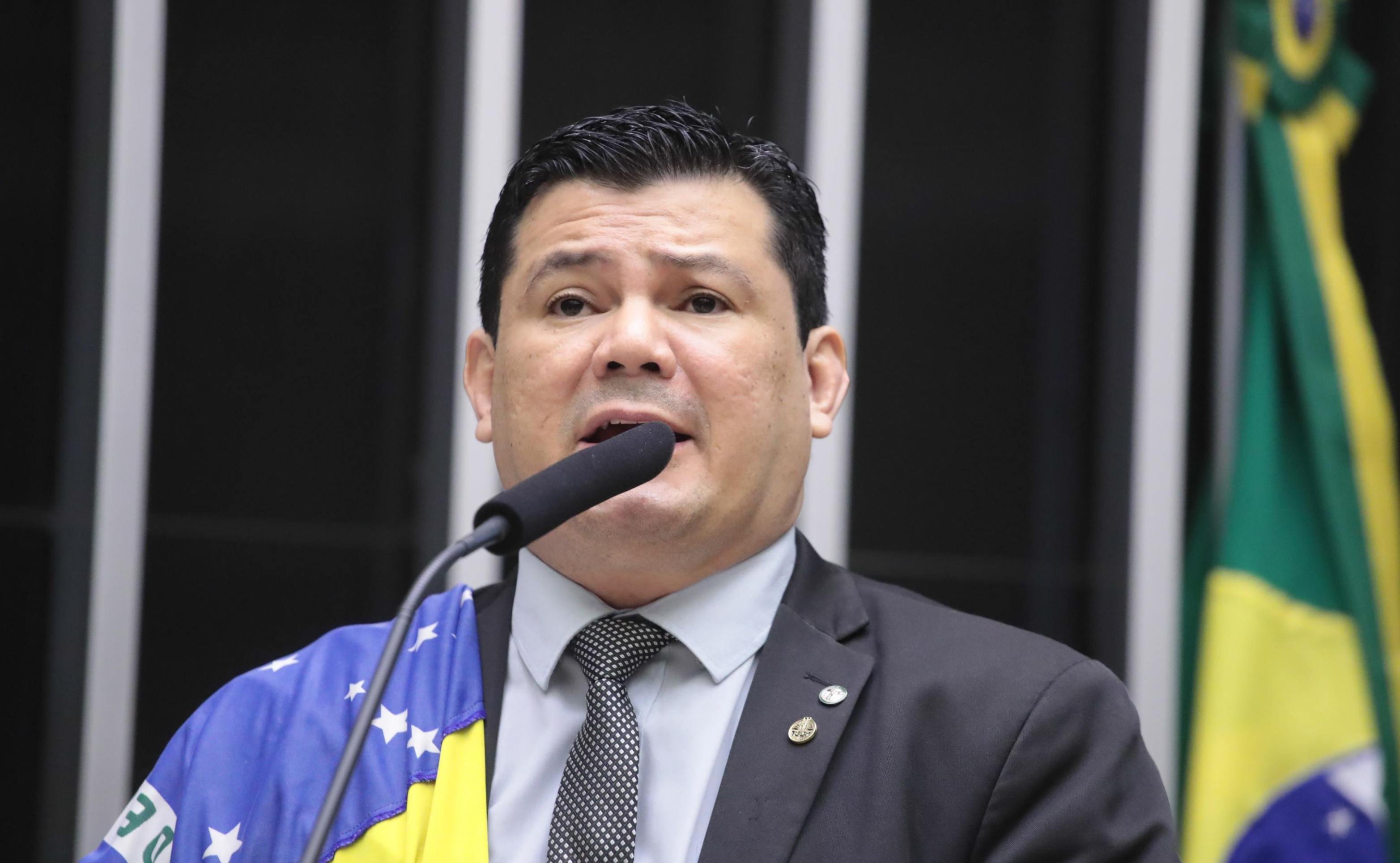 Câmara pede suspensão por 6 meses do mandato de Gilvan da Federal 