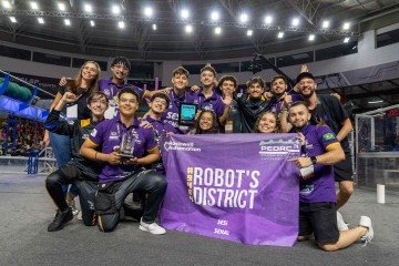  Os integrantes da Robot's District cursam o ensino médio no Sesi-DF ou se formaram no ano passado -  (crédito:  Augusto Coelho / CNI)